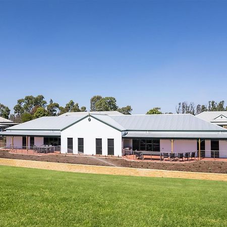 Yarrawonga Mulwala Golf Club Ξενοδοχείο Εξωτερικό φωτογραφία The new hospital at Wagga Wagga