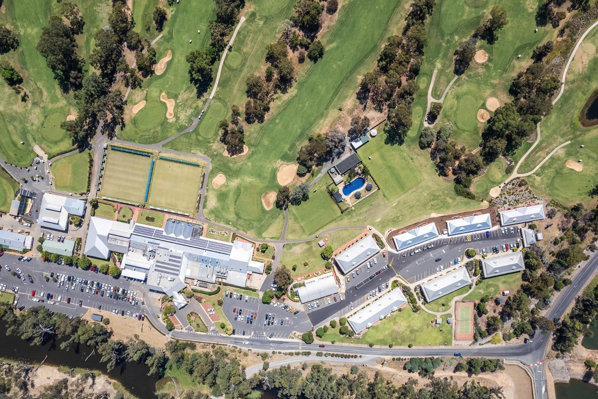 Yarrawonga Mulwala Golf Club Ξενοδοχείο Εξωτερικό φωτογραφία Aerial view of the school