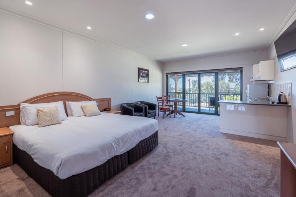 Yarrawonga Mulwala Golf Club Ξενοδοχείο Εξωτερικό φωτογραφία Studio Suite