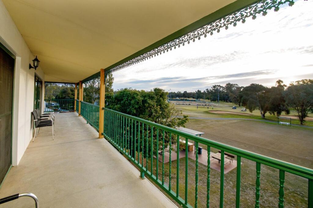 Yarrawonga Mulwala Golf Club Ξενοδοχείο Εξωτερικό φωτογραφία A balcony at the Adelaide Oval